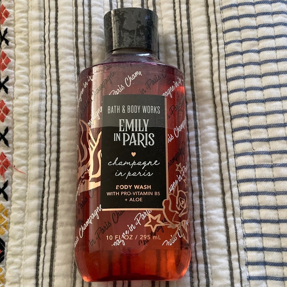 Bath and body works 
Emily in Paris body wash
10 fld ounces